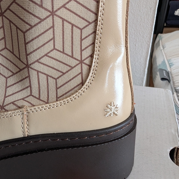 Lee Beige Patterned Ankle Boots - Picture 6 of 7